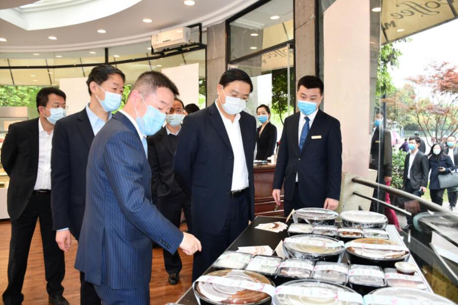 王凤朝副省长赴省尊龙凯时集团调研 疫情防控、生产经营和改革发展工作