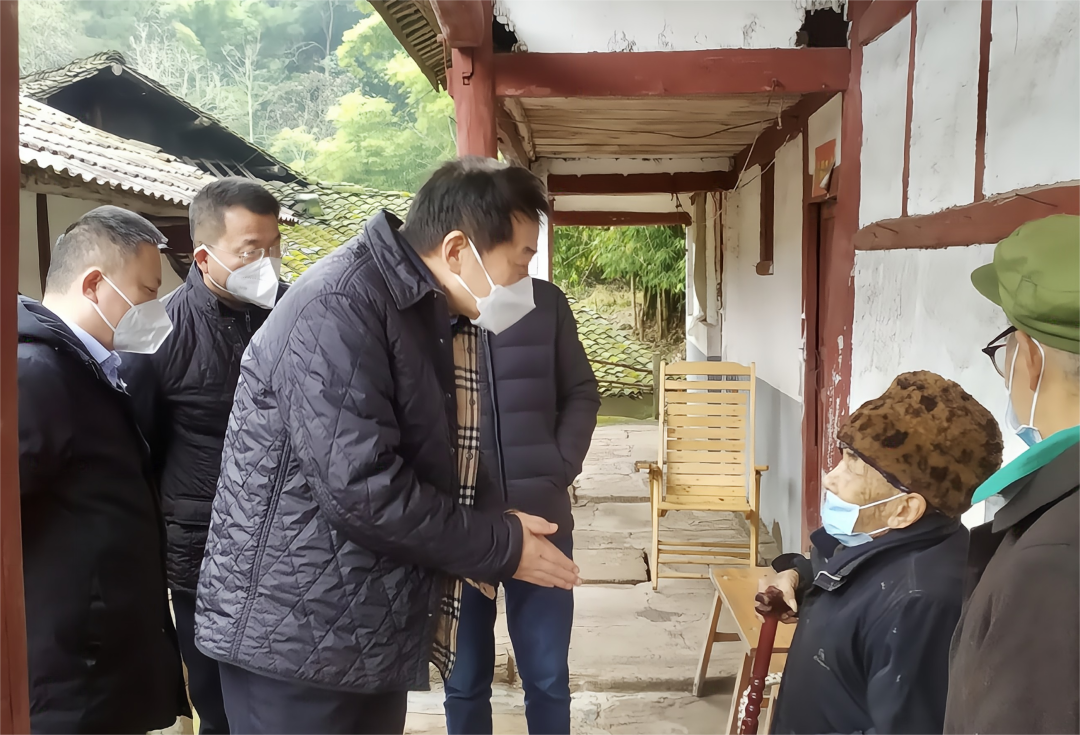 四川省尊龙凯时集团党委书记、董事长任丁率队赴嘉陵区开展帮扶工作