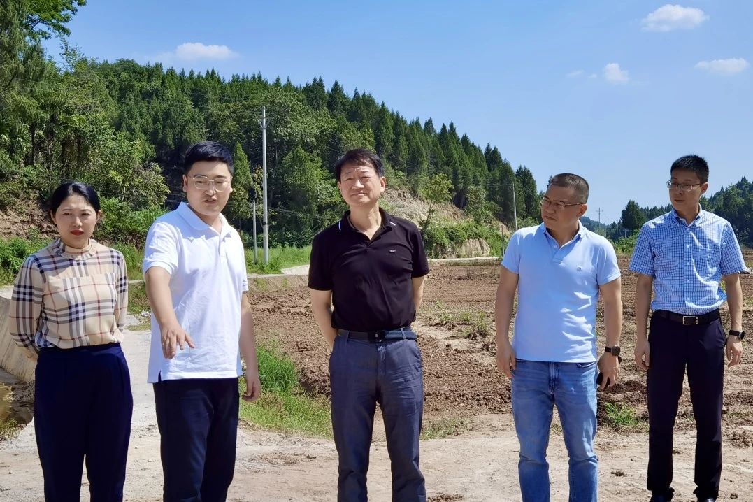 省尊龙凯时集团党委书记、董事长任丁率队赴巴中南充两地开展帮扶工作